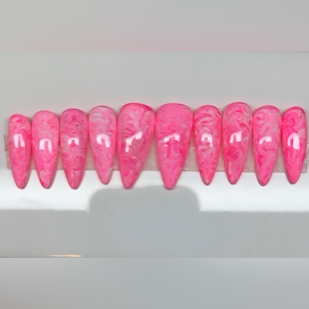pink Marble press on nails